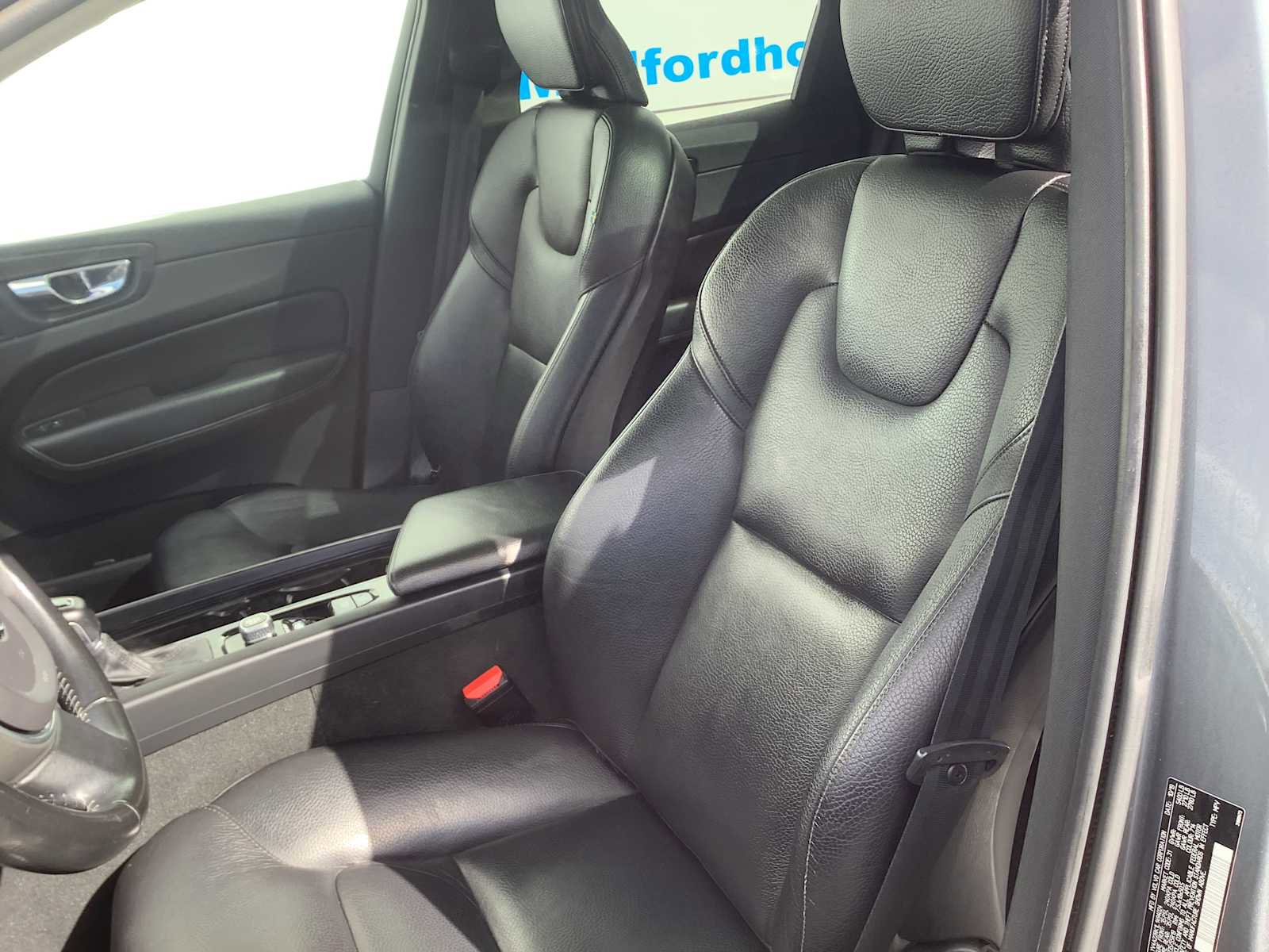 Used 2020 Volvo XC60 T6 Momentum AWD/4WD image 11