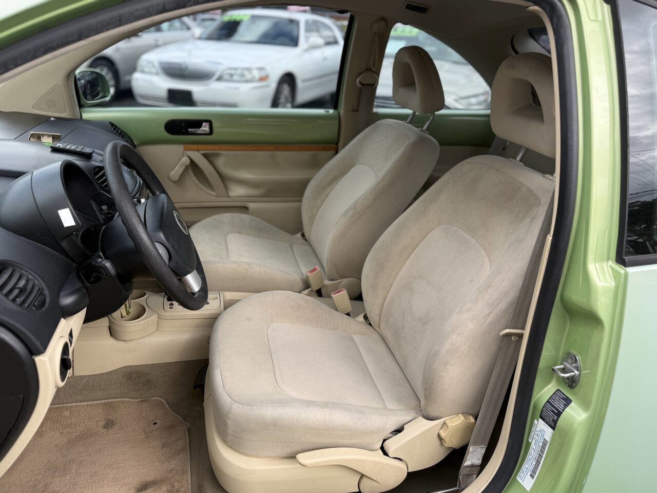 Used 2002 Volkswagen Beetle GL image 14