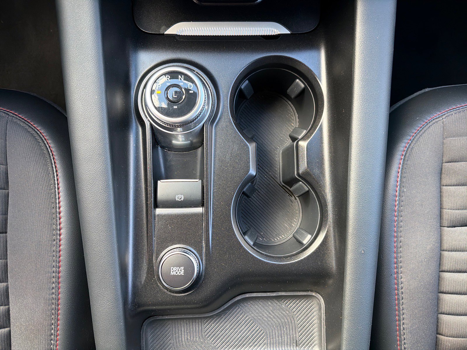 Used 2025 Ford Explorer ST-Line w/ ST-Line Street Pack image 26