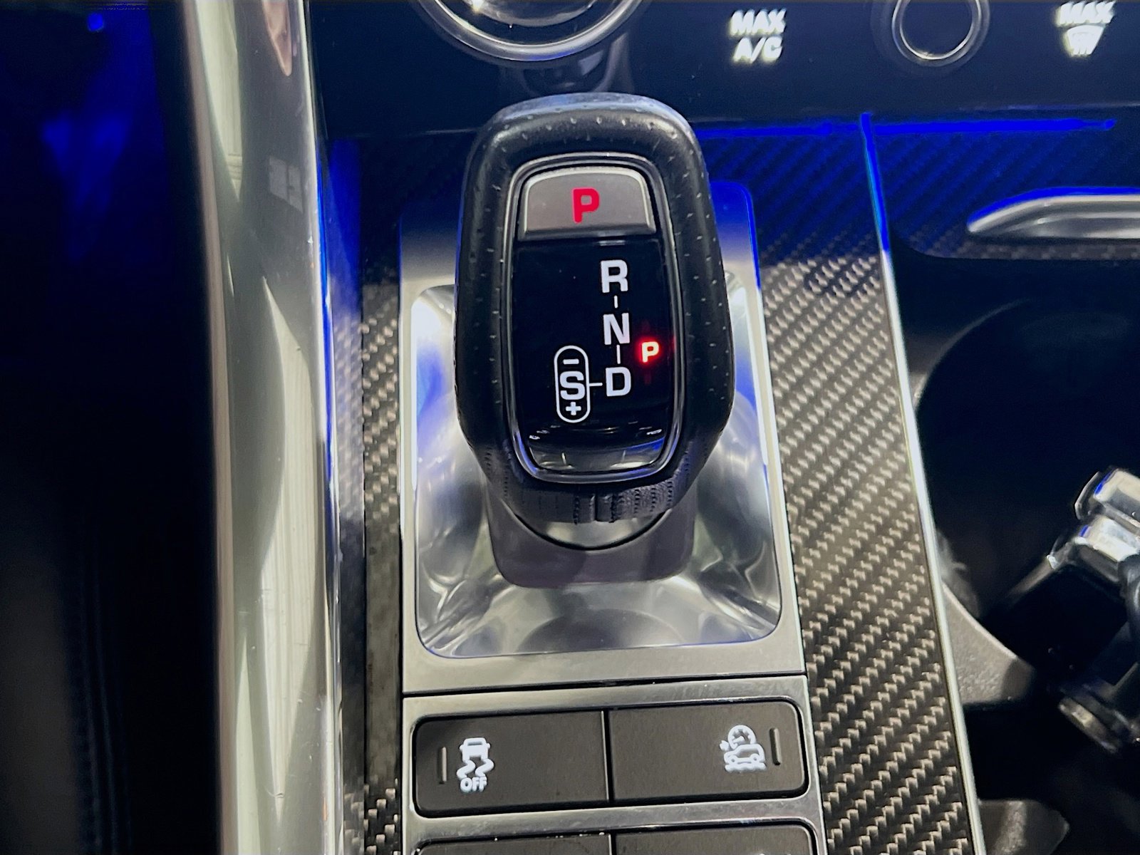 Used 2019 Land Rover Range Rover Sport SVR image 13