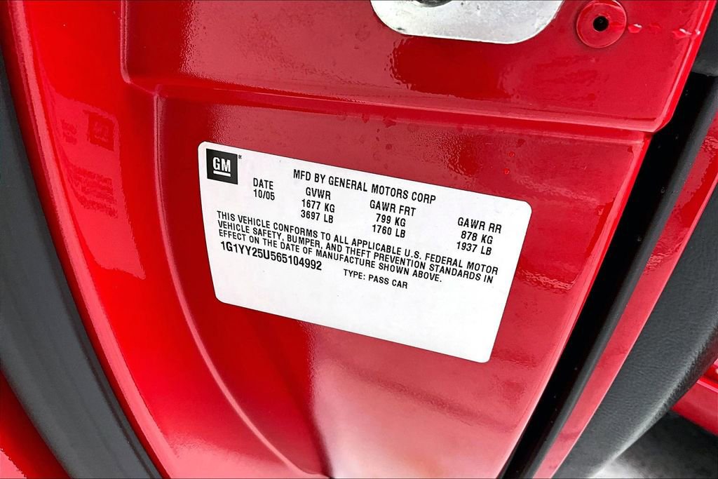 Used 2006 Chevrolet Corvette Coupe w/ Roof Package image 17