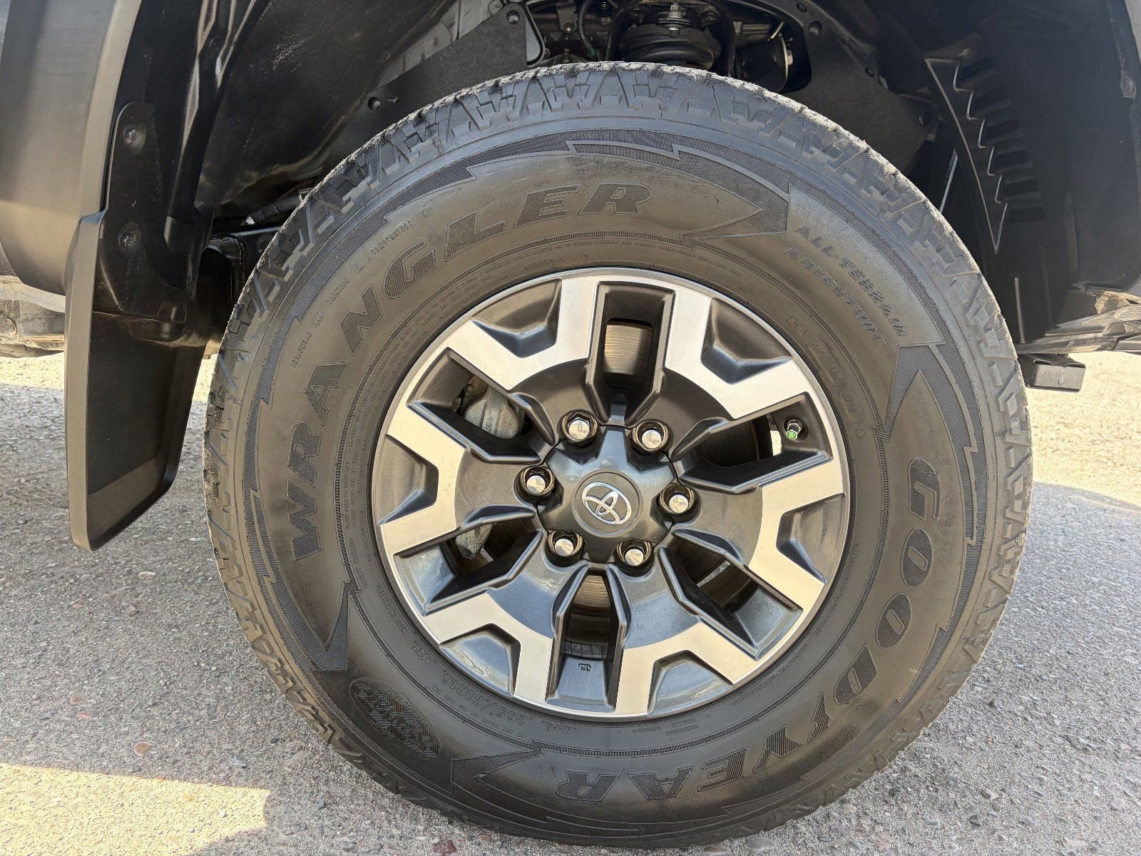 Used 2021 Toyota Tacoma TRD Off-Road w/ Technology Package RWD image 10