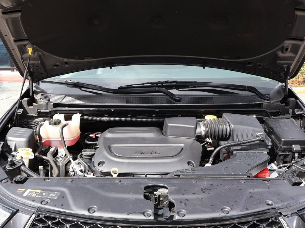 Used 2023 Chrysler Pacifica Touring-L FWD image 21