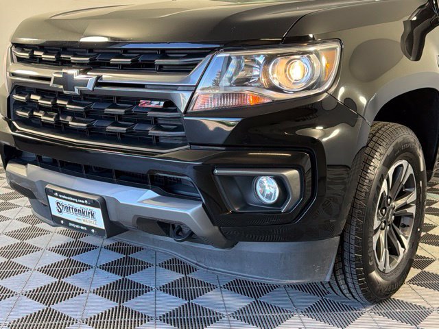 Used 2021 Chevrolet Colorado Z71 AWD/4WD image 3