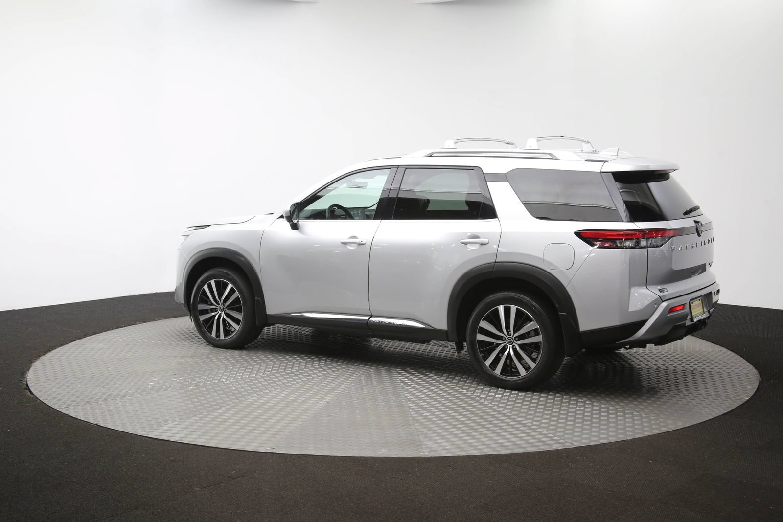 Used 2023 Nissan Pathfinder Platinum AWD/4WD image 60