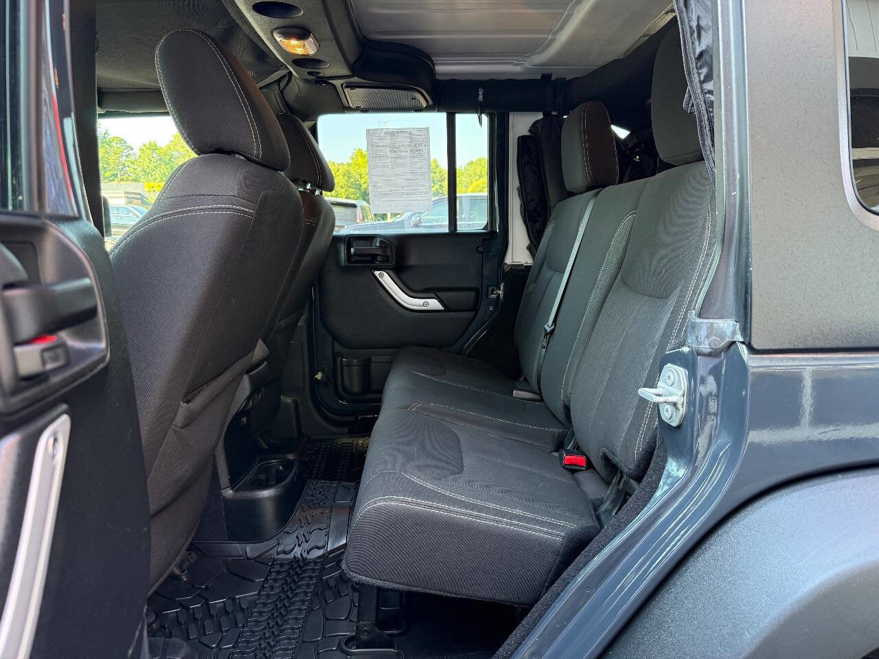 Used 2017 Jeep Wrangler Unlimited Rubicon w/ Cold Weather Group image 22