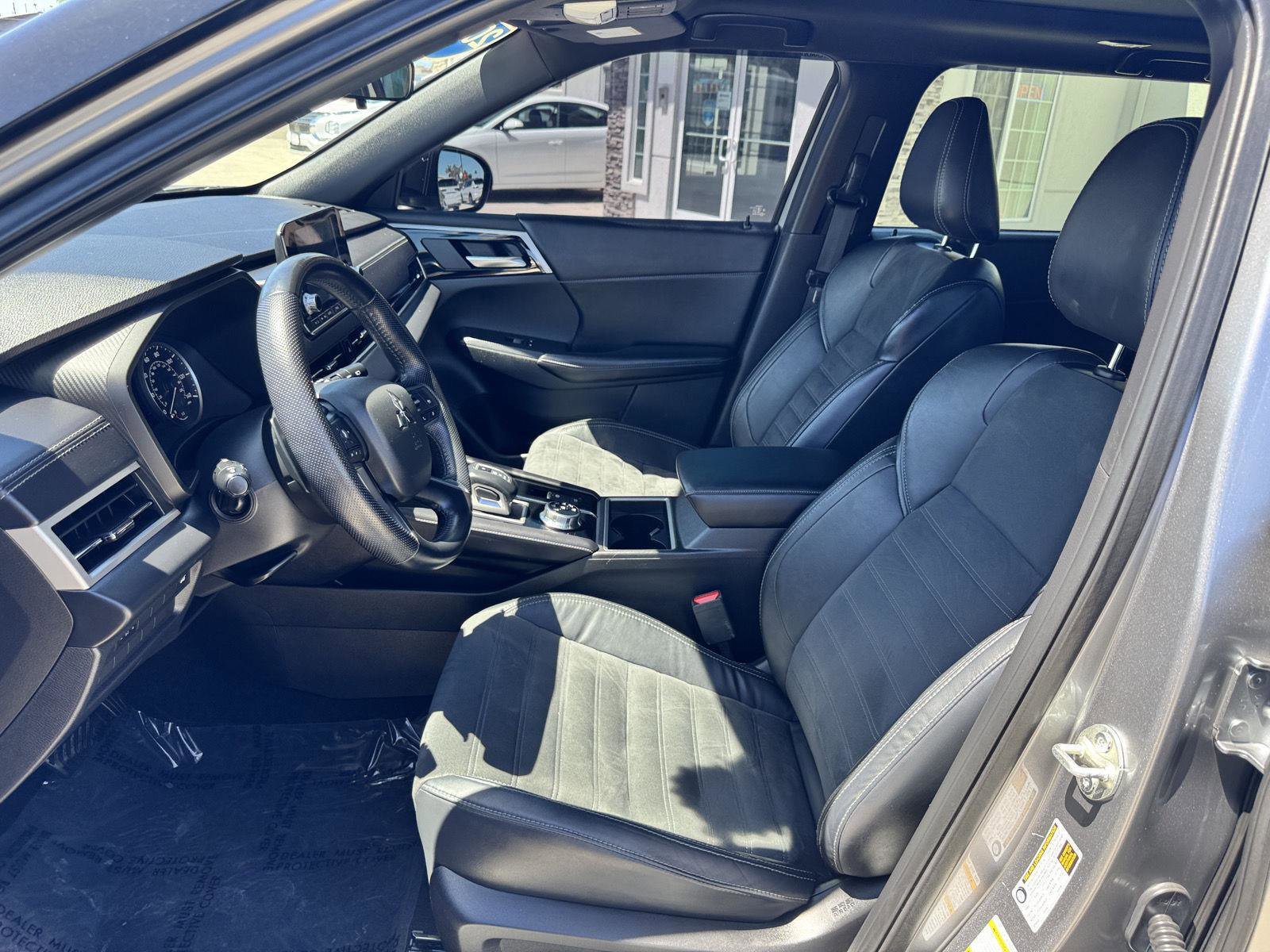 Used 2022 Mitsubishi Outlander SE image 17