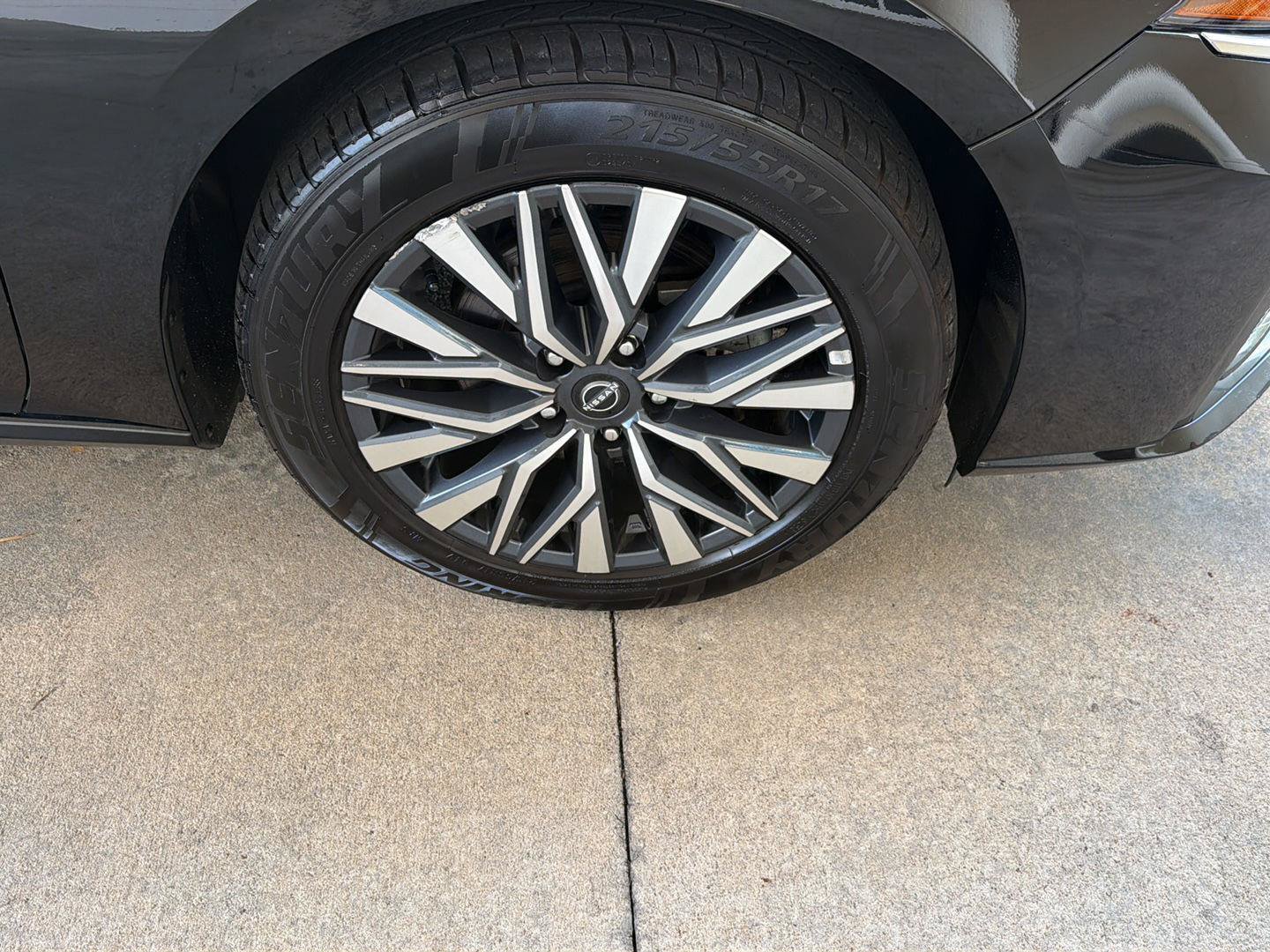 Used 2025 Nissan Altima 2.5 SV FWD image 38