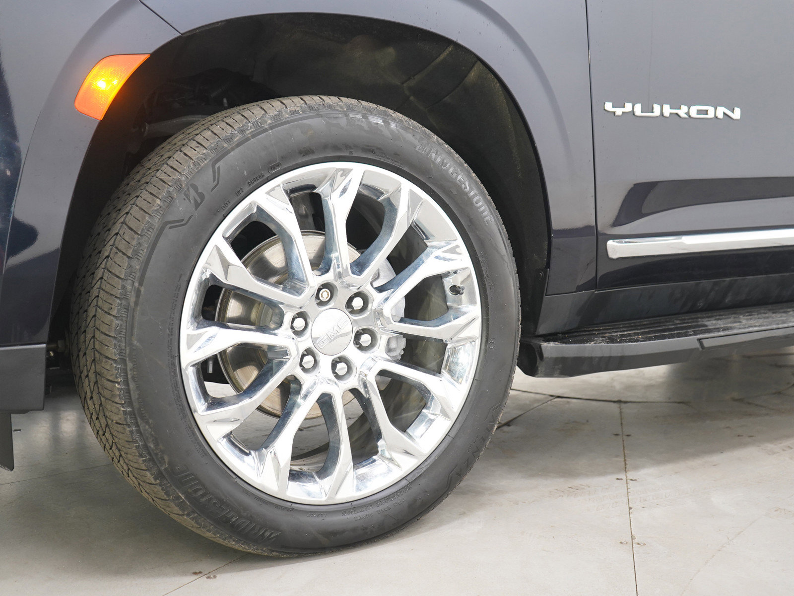 Used 2023 GMC Yukon XL SLT image 30