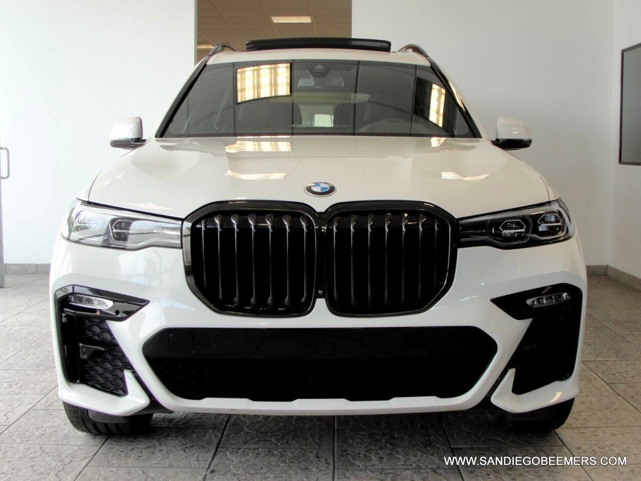 Used 2022 BMW X7 xDrive40i w/ M Sport Package image 17