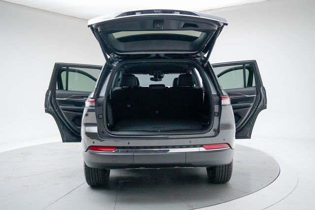 Used 2024 Jeep Grand Cherokee Limited image 20