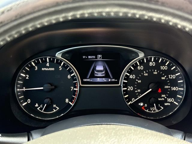 Used 2017 Nissan Pathfinder Platinum w/ Family Entertainment Package AWD/4WD image 28