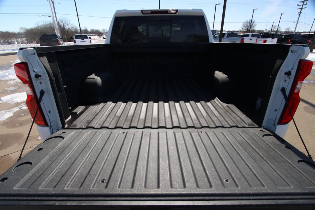 Used 2022 Chevrolet Silverado 1500 RST w/ Redline Edition image 12