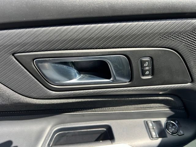 Used 2025 Ford Mustang Coupe RWD image 26