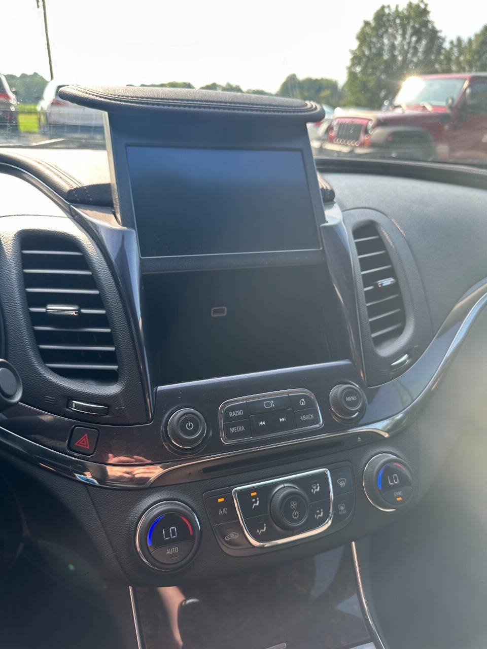 Used 2014 Chevrolet Impala LT w/ Convenience Package FWD image 23