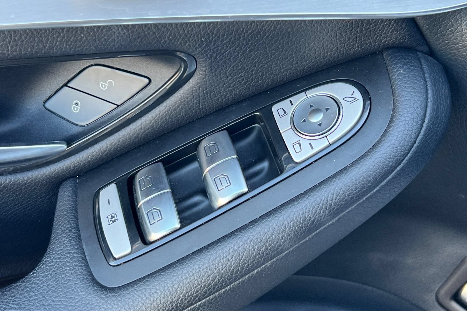 Used 2019 Mercedes-Benz GLC 300 image 15