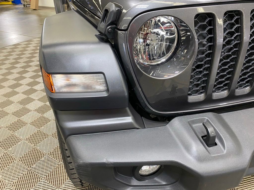 Used 2024 Jeep Wrangler Sport image 3