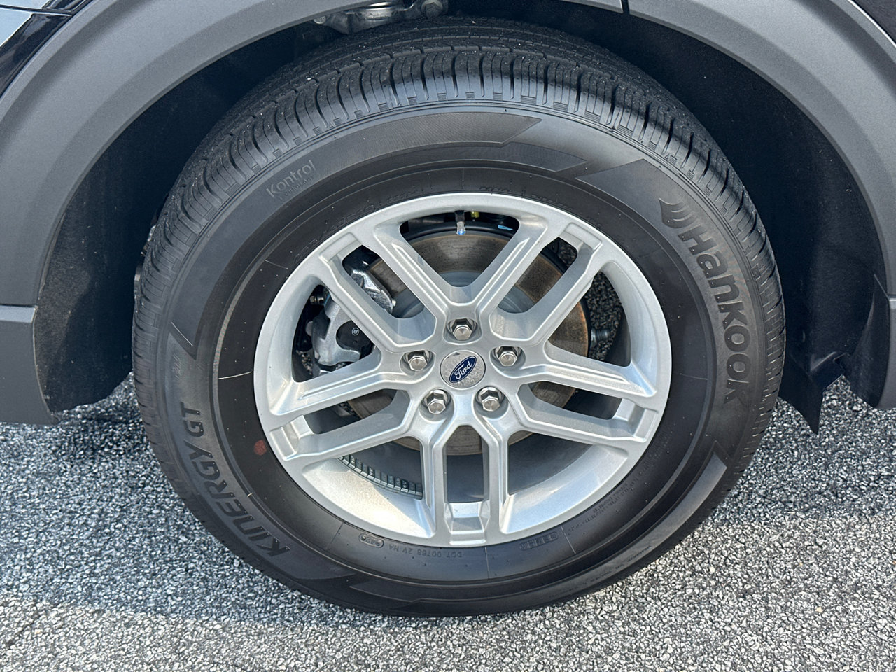 New 2026 Ford Explorer Active RWD image 17