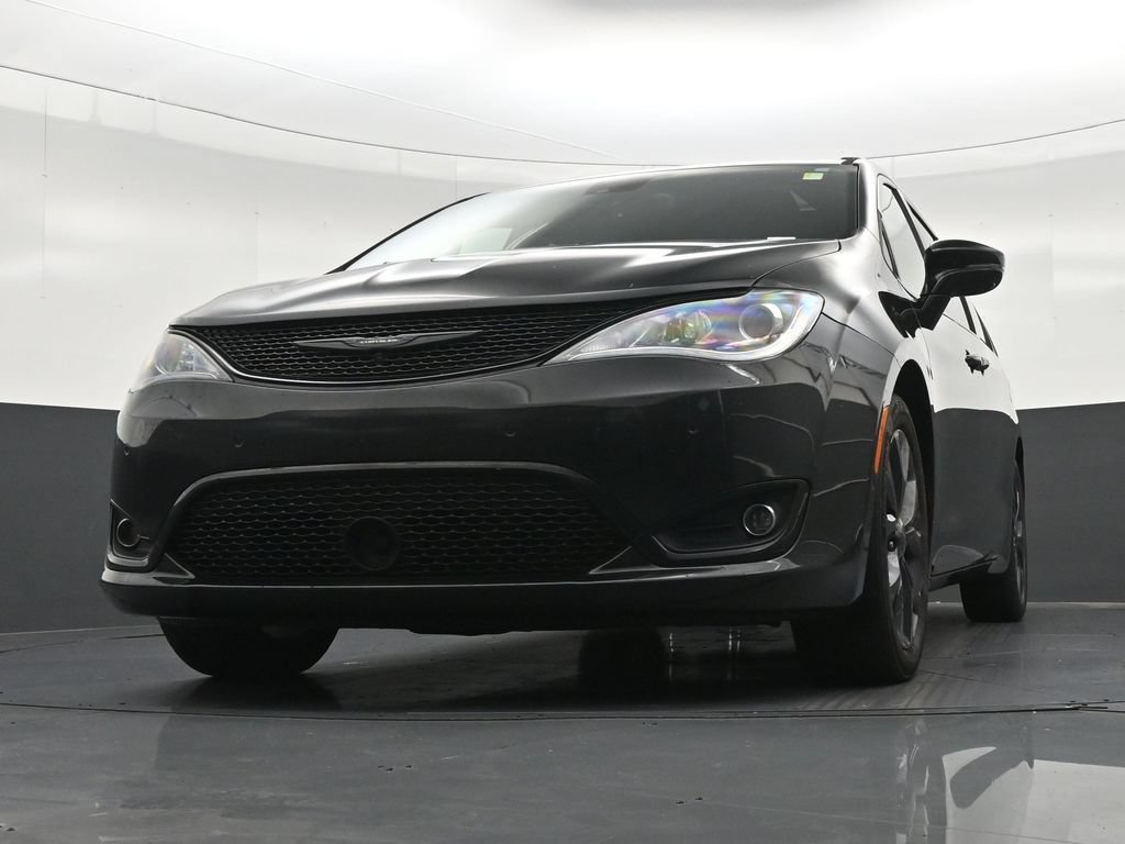 Used 2019 Chrysler Pacifica Limited w/ Advanced Safetytec Group FWD image 31