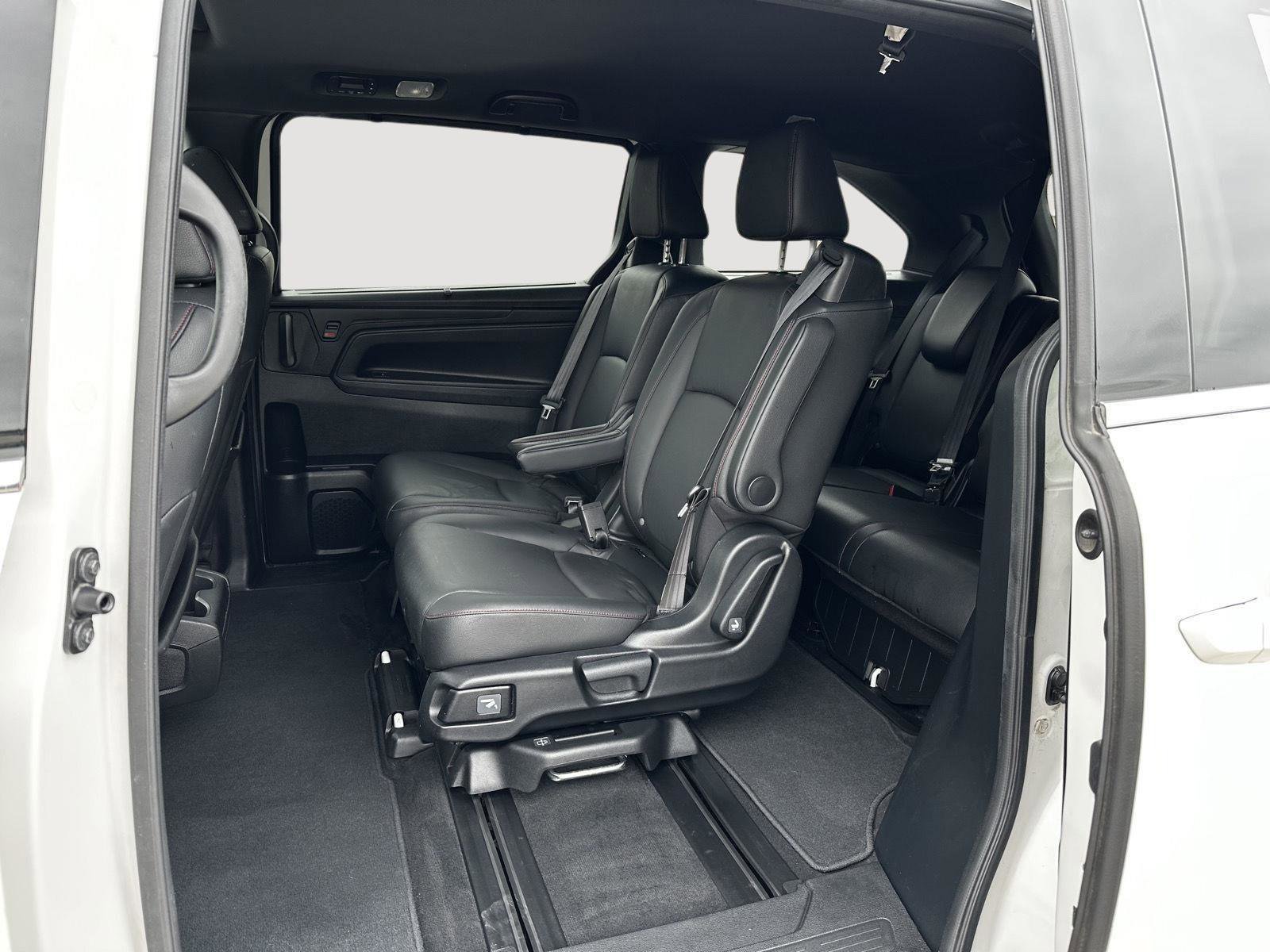 Certified 2024 Honda Odyssey Sport image 19