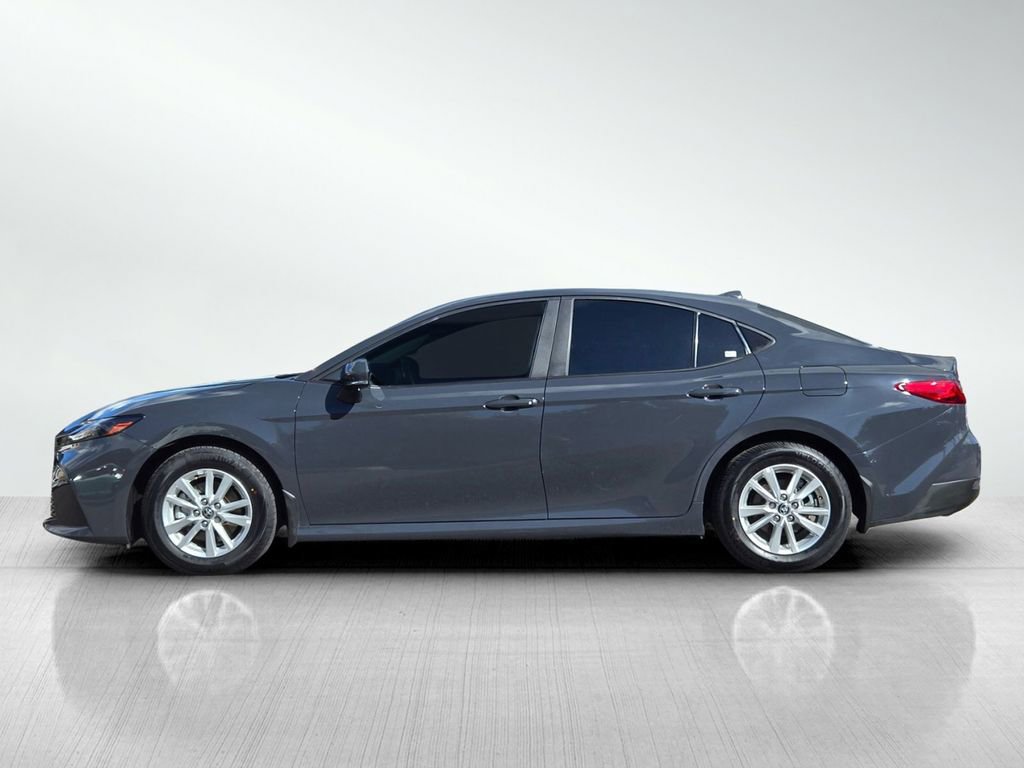 Used 2025 Toyota Camry LE image 7