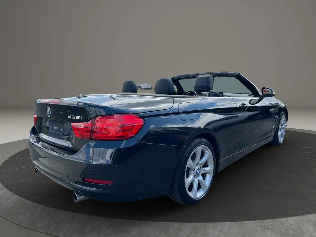 Used 2015 BMW 435i xDrive Convertible image 4