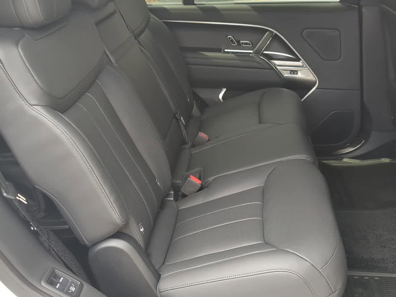 New 2026 Land Rover Range Rover Long Wheelbase SE AWD/4WD image 22
