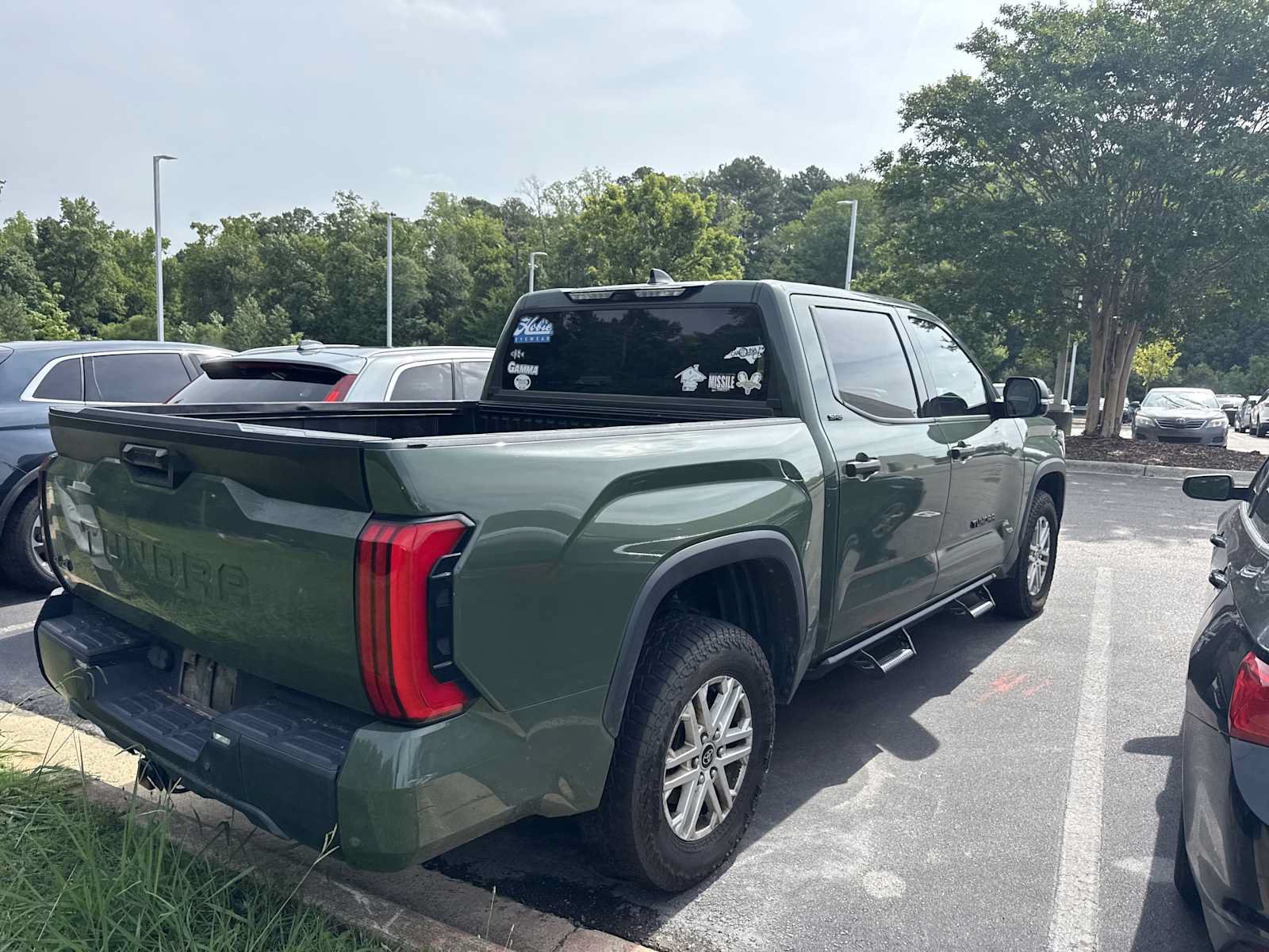 Used 2022 Toyota Tundra SR5 w/ SR5 Convenience Package AWD/4WD image 40
