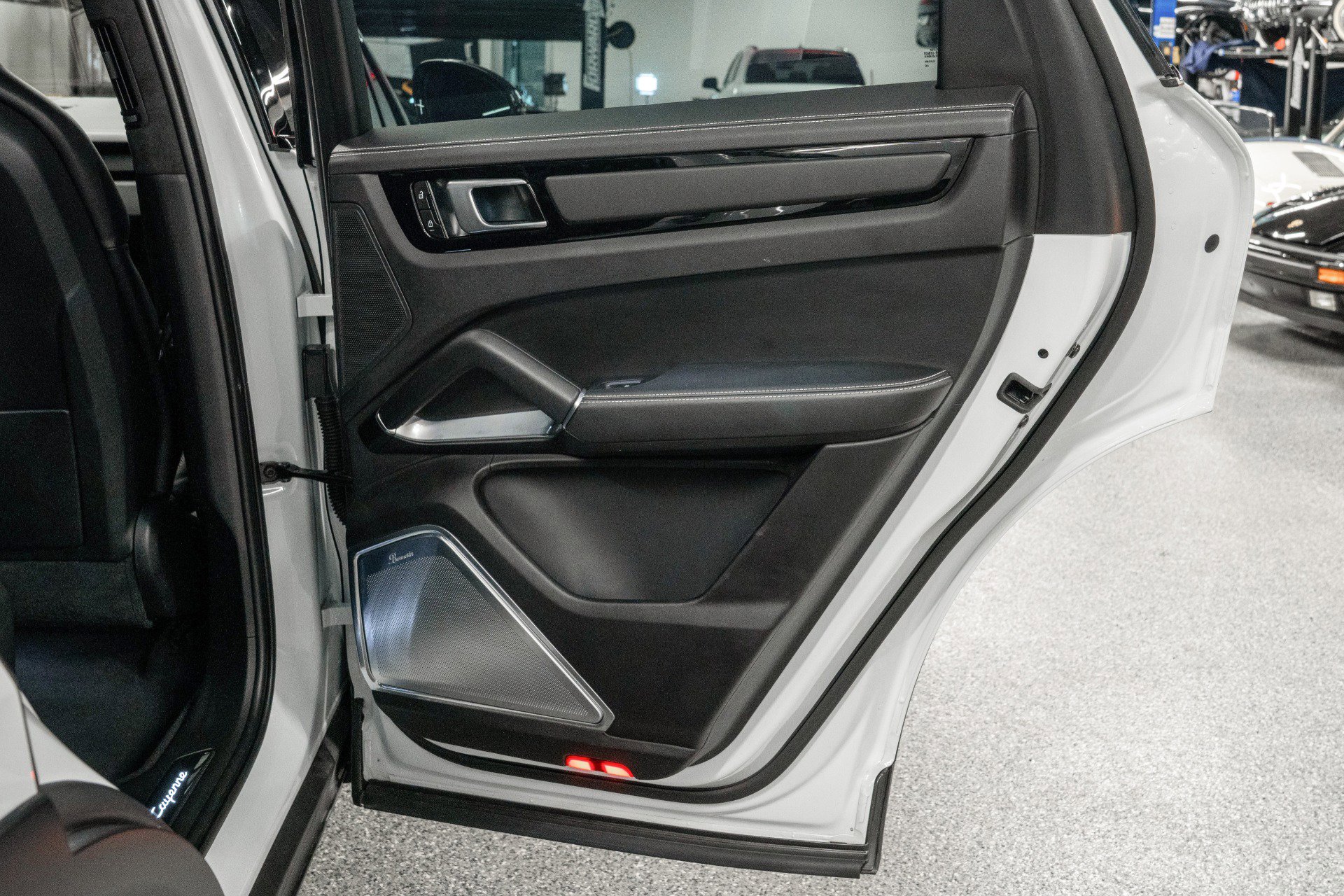 Used 2023 Porsche Cayenne Turbo GT image 40