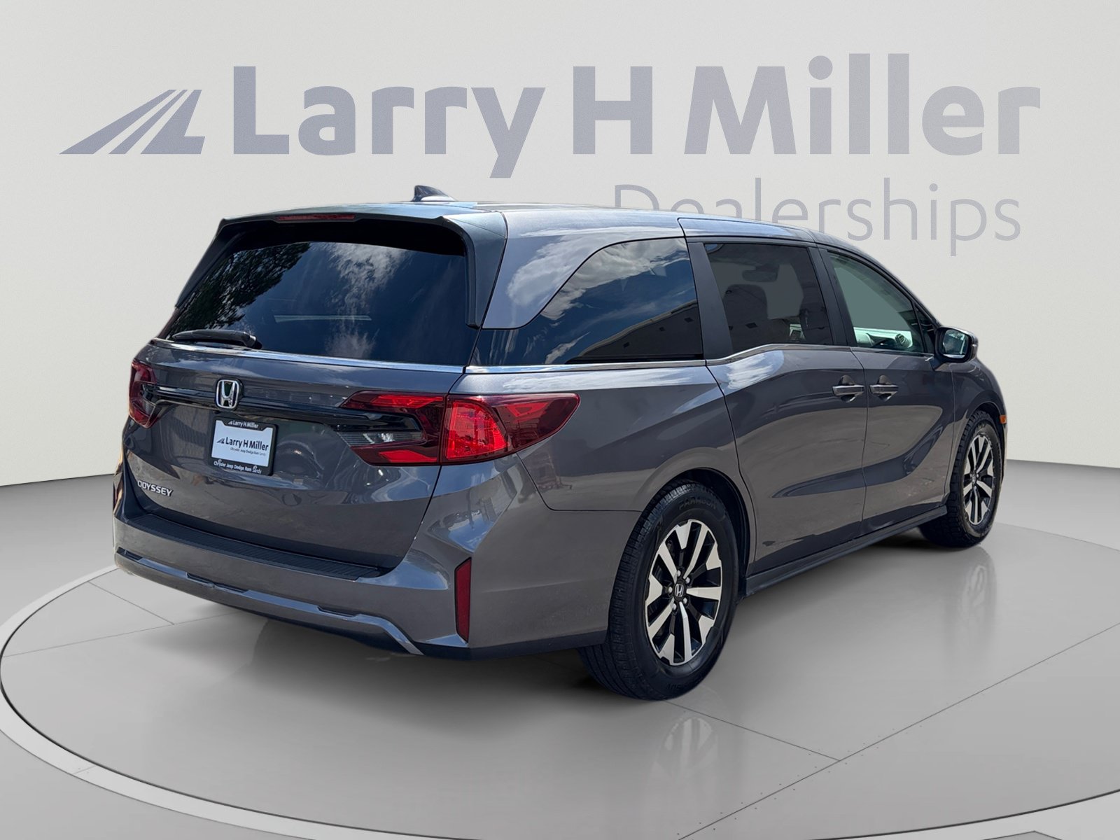 Used 2025 Honda Odyssey EX-L image 5