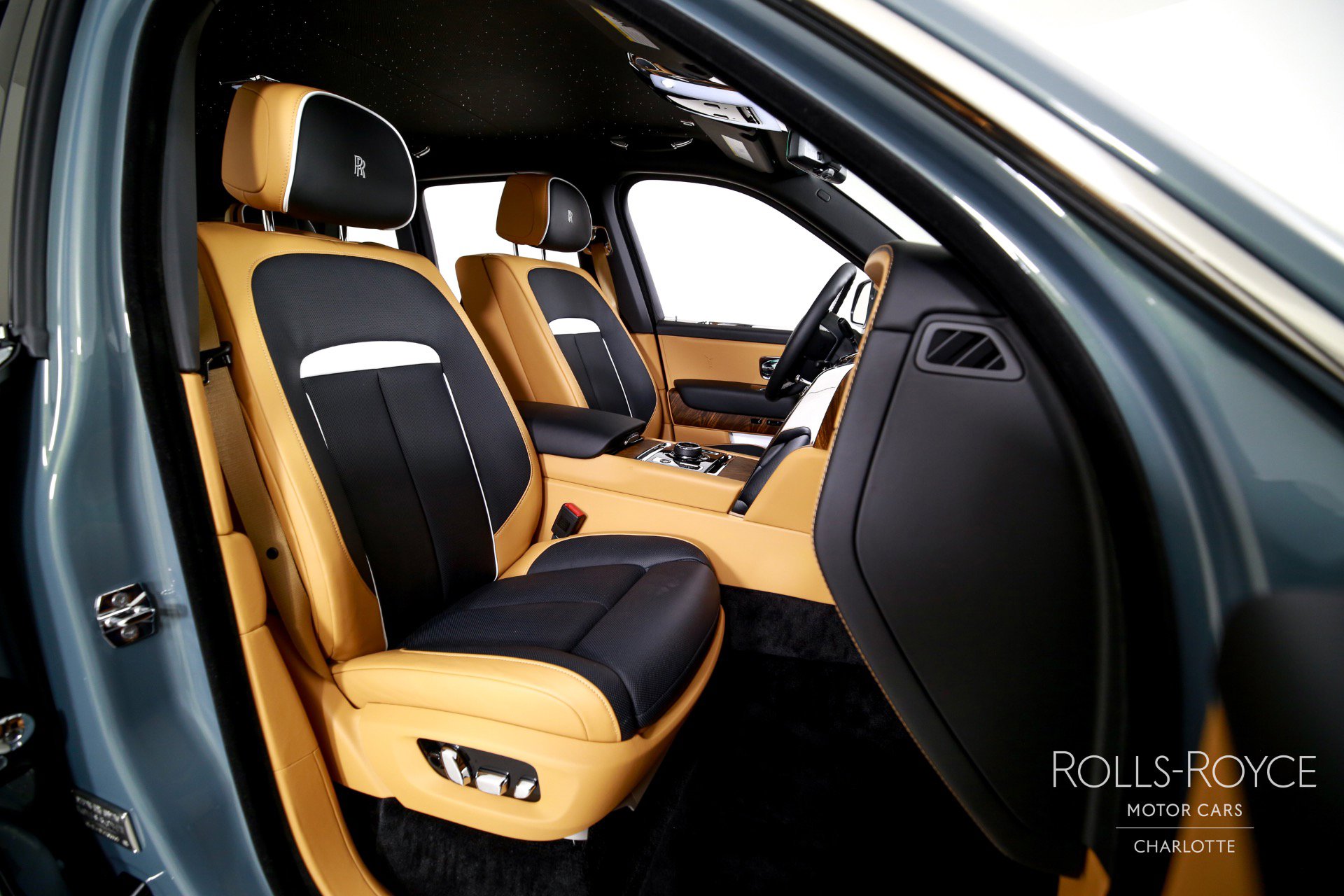 Certified 2025 Rolls-Royce Cullinan image 37