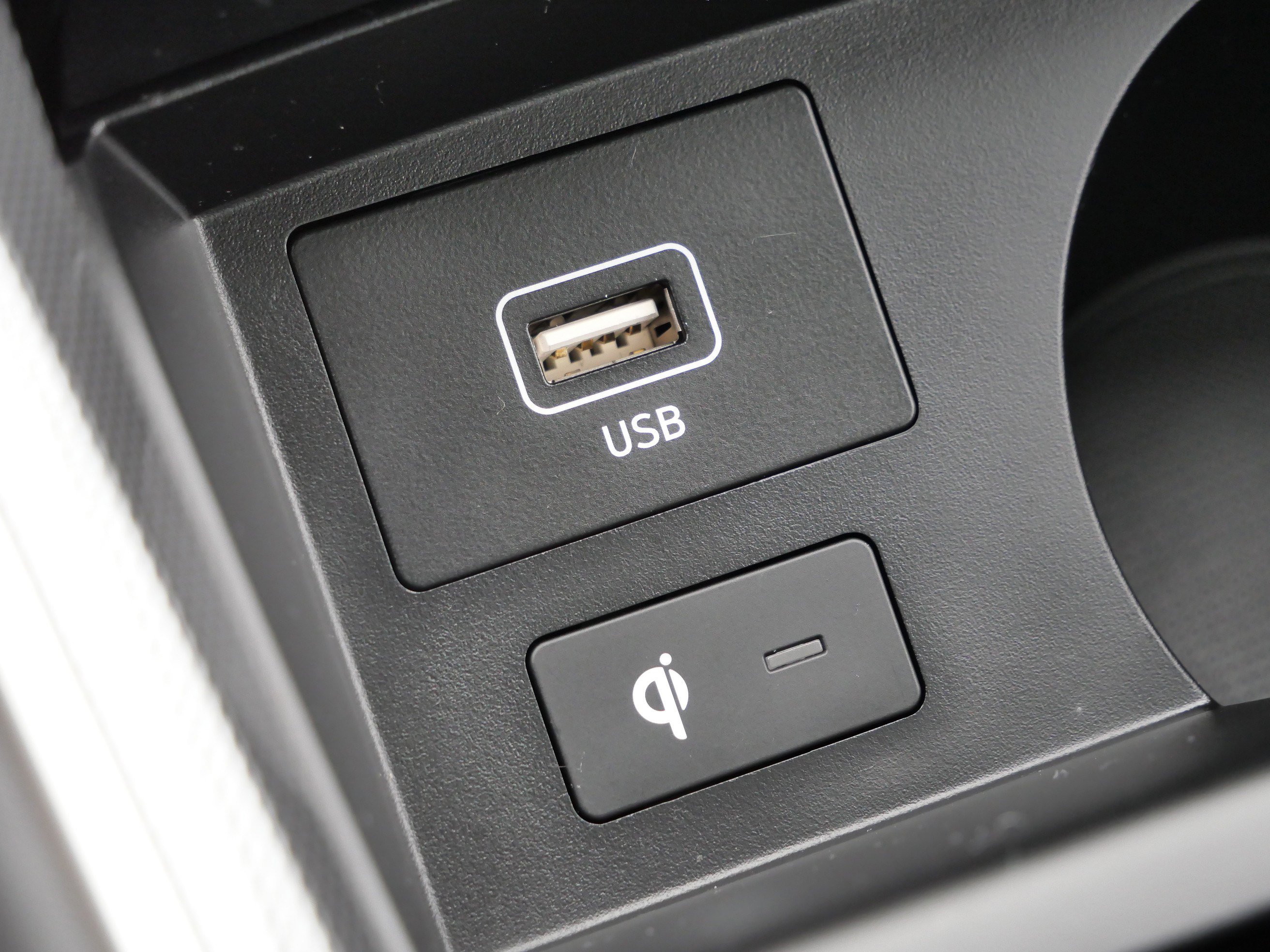 Certified 2022 Hyundai Santa Fe Limited image 28