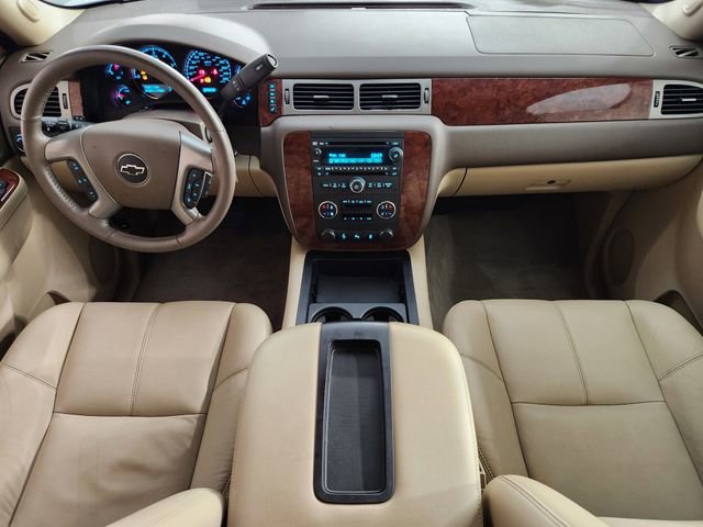 Used 2013 Chevrolet Tahoe LT w/ Luxury Package RWD image 4