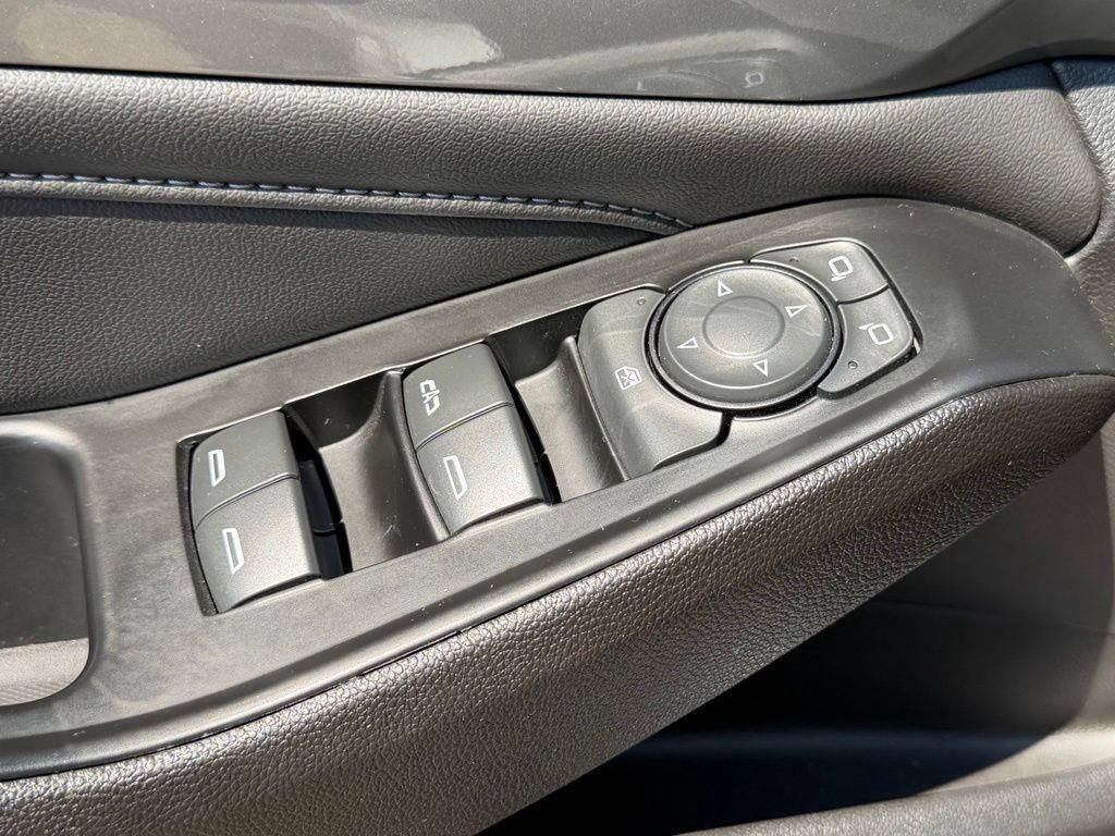 Used 2023 Chevrolet Traverse LT AWD/4WD image 8