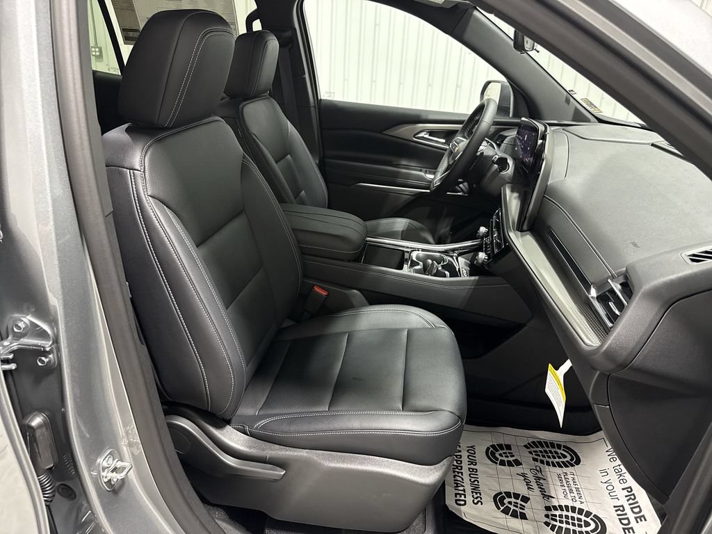 New 2027 Chevrolet Traverse LT w/ Driver Confidence Package FWD image 29