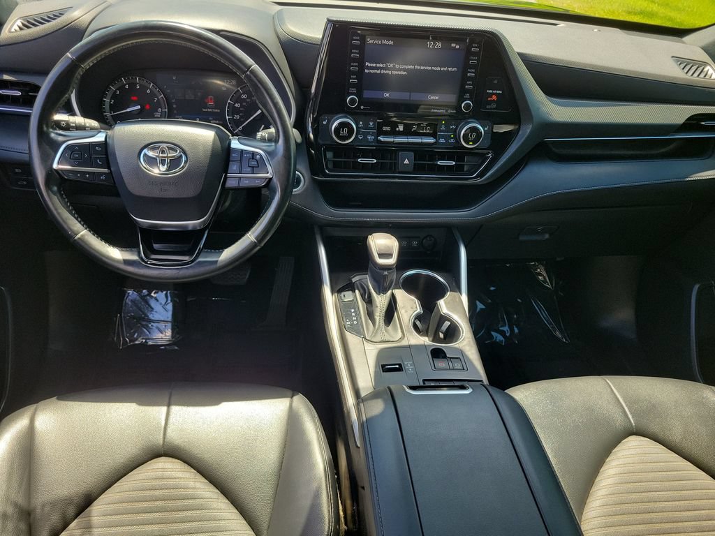Certified 2021 Toyota Highlander XSE FWD image 27