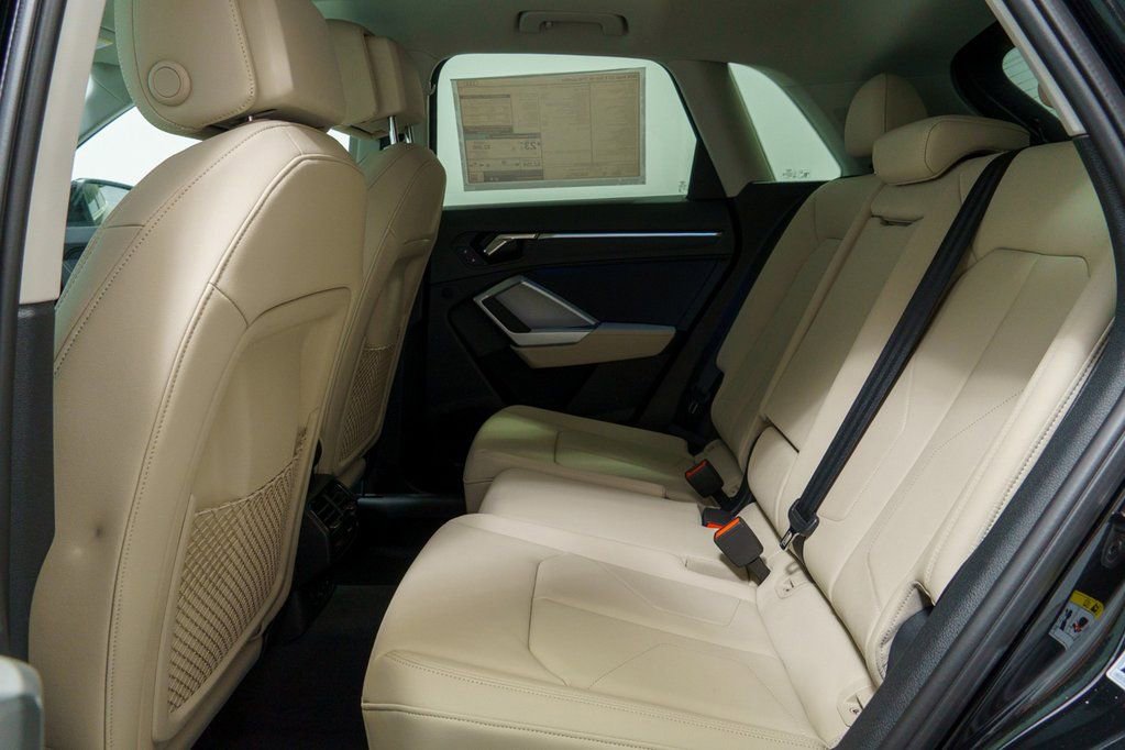 Used 2024 Audi Q3 2.0T Premium Plus w/ Premium Plus Package image 23