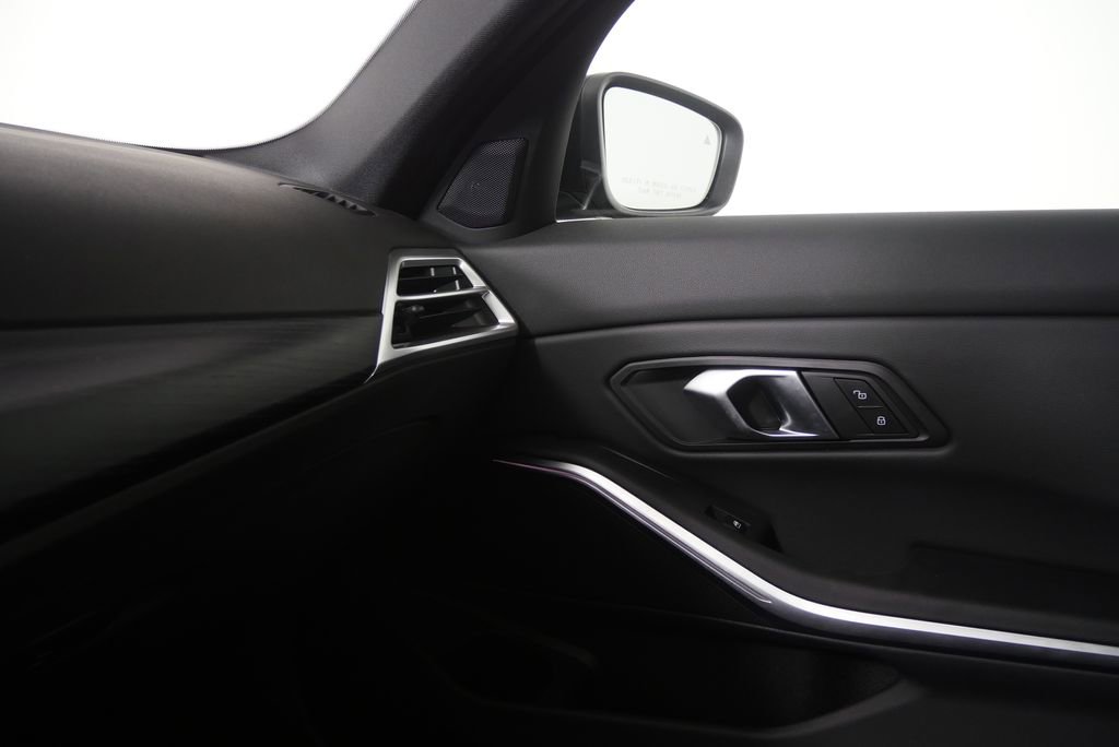 Used 2025 BMW 330i Sedan RWD image 24