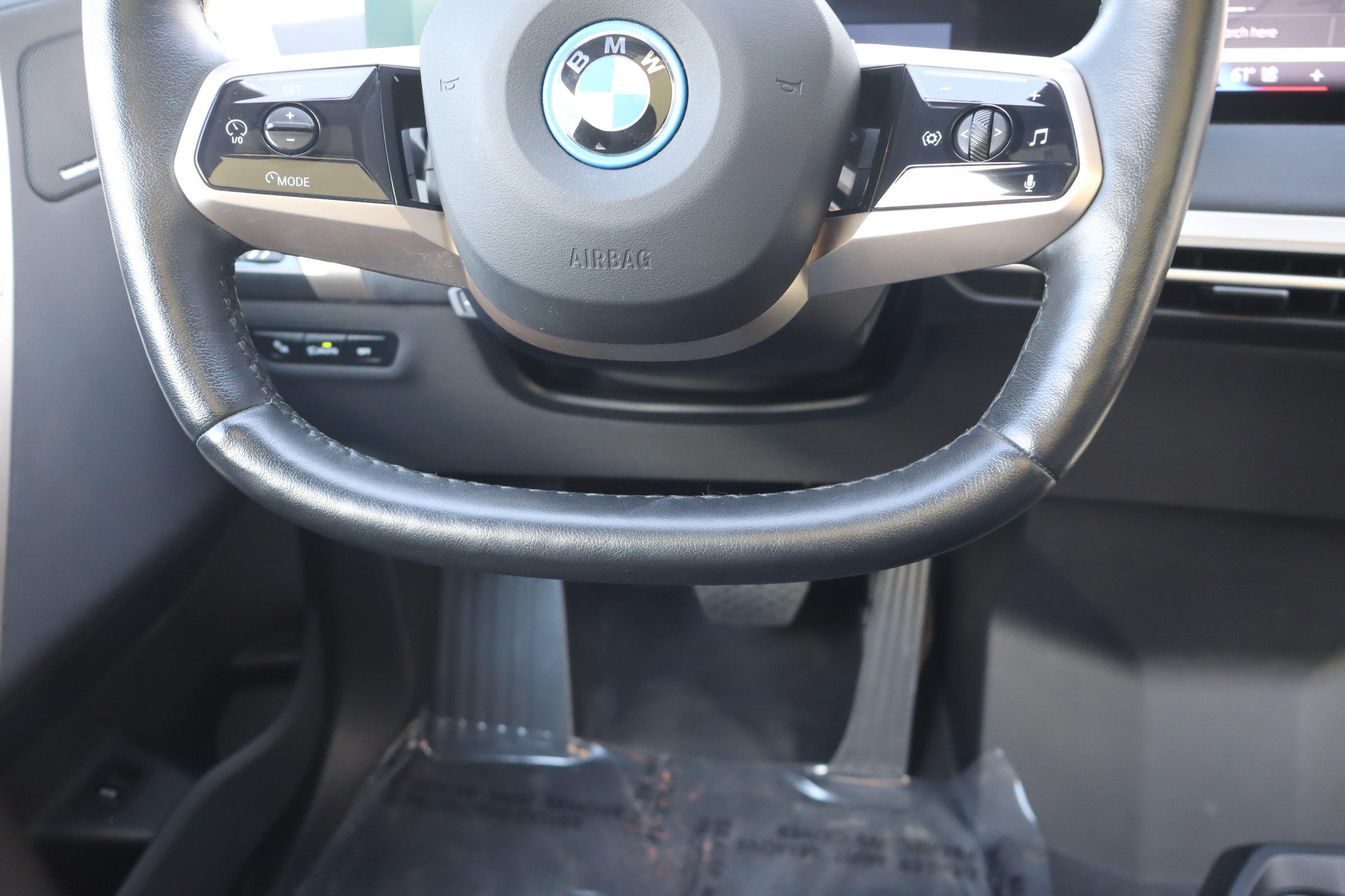 Used 2025 BMW iX xDrive50 w/ Convenience Package AWD/4WD image 17