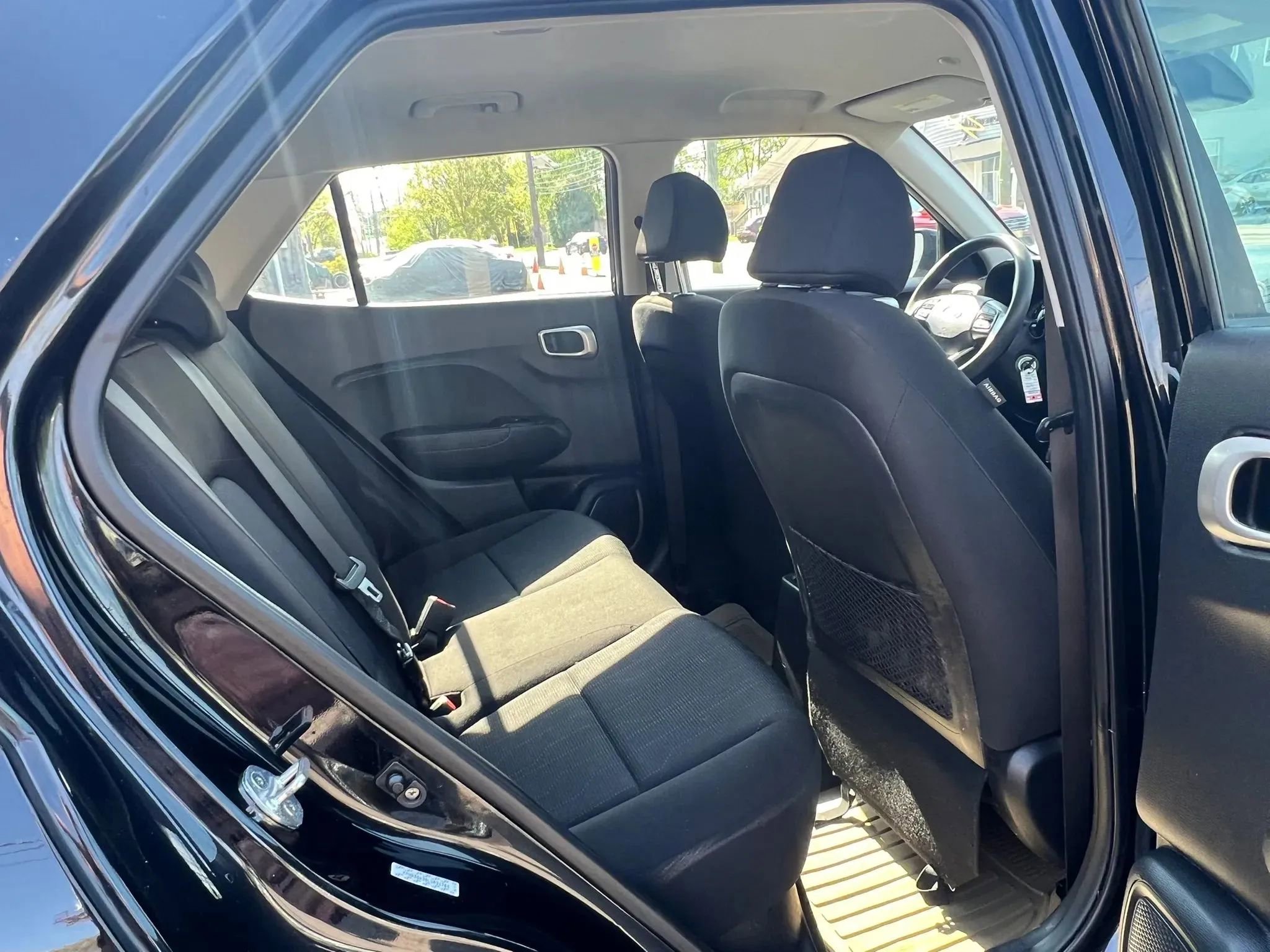 Used 2020 Hyundai Venue SE FWD image 29