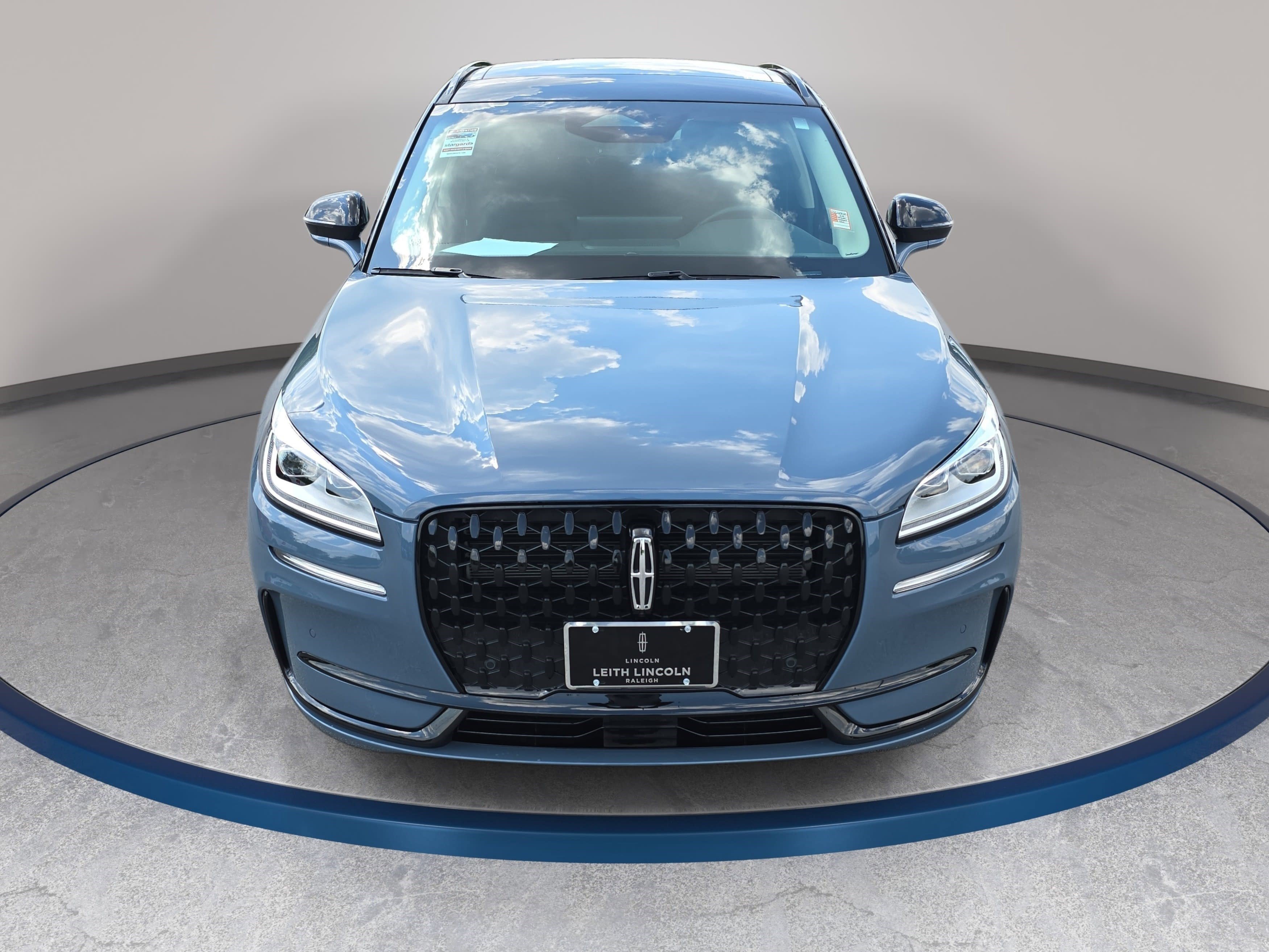 Certified 2023 Lincoln Corsair Reserve w/ Equipment Group 201A AWD/4WD image 2