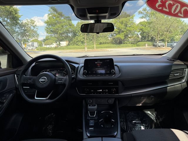 Used 2023 Nissan Rogue SV FWD image 40