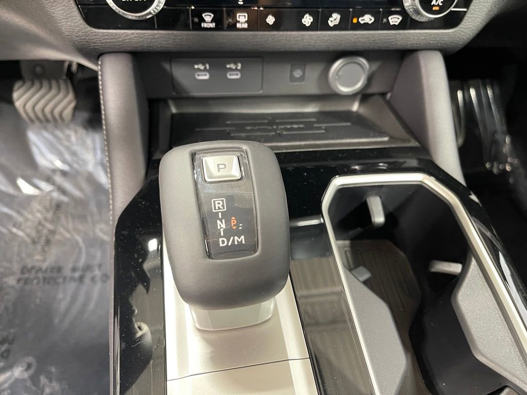 New 2025 Mitsubishi Outlander SE image 15