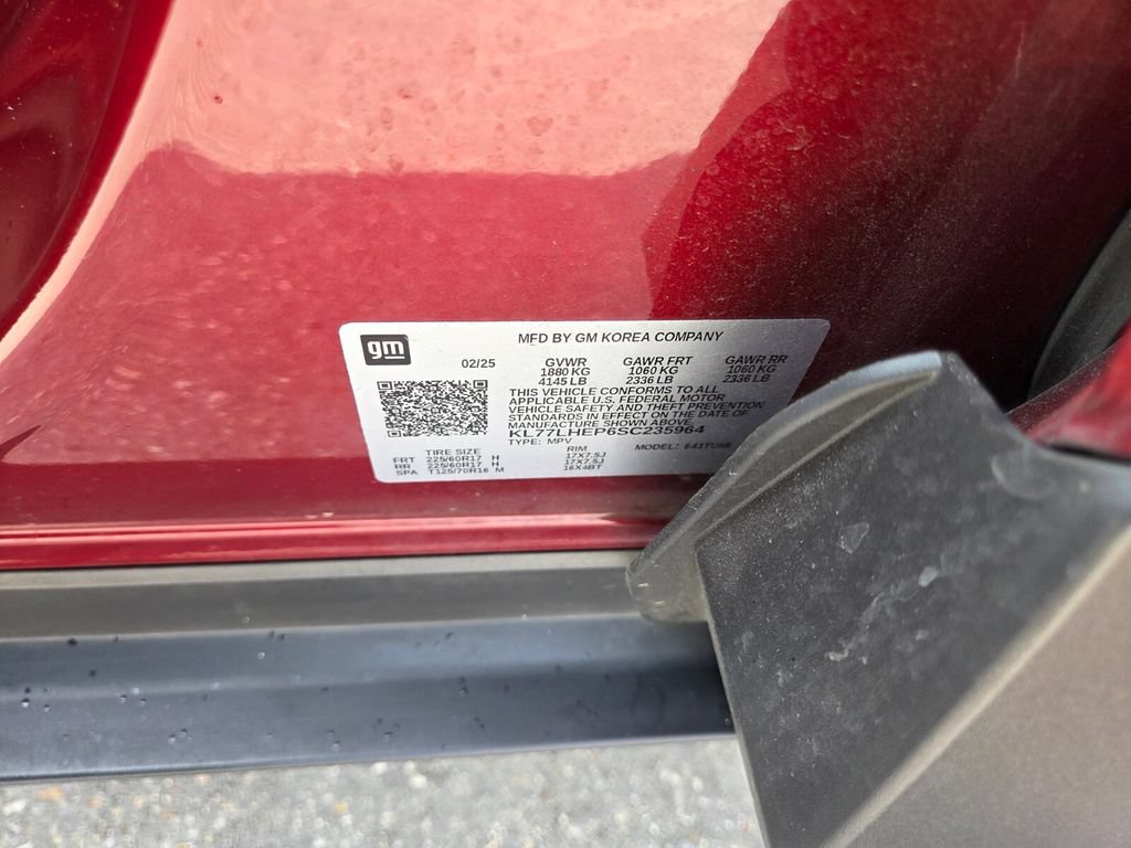 Used 2025 Chevrolet Trax LT w/ LT Convenience Package FWD image 29