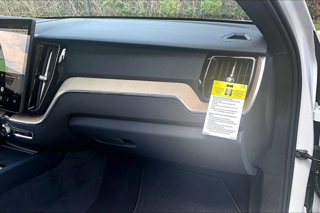 New 2026 Volvo XC60 B5 Plus w/ Protection Package Premier AWD/4WD image 18