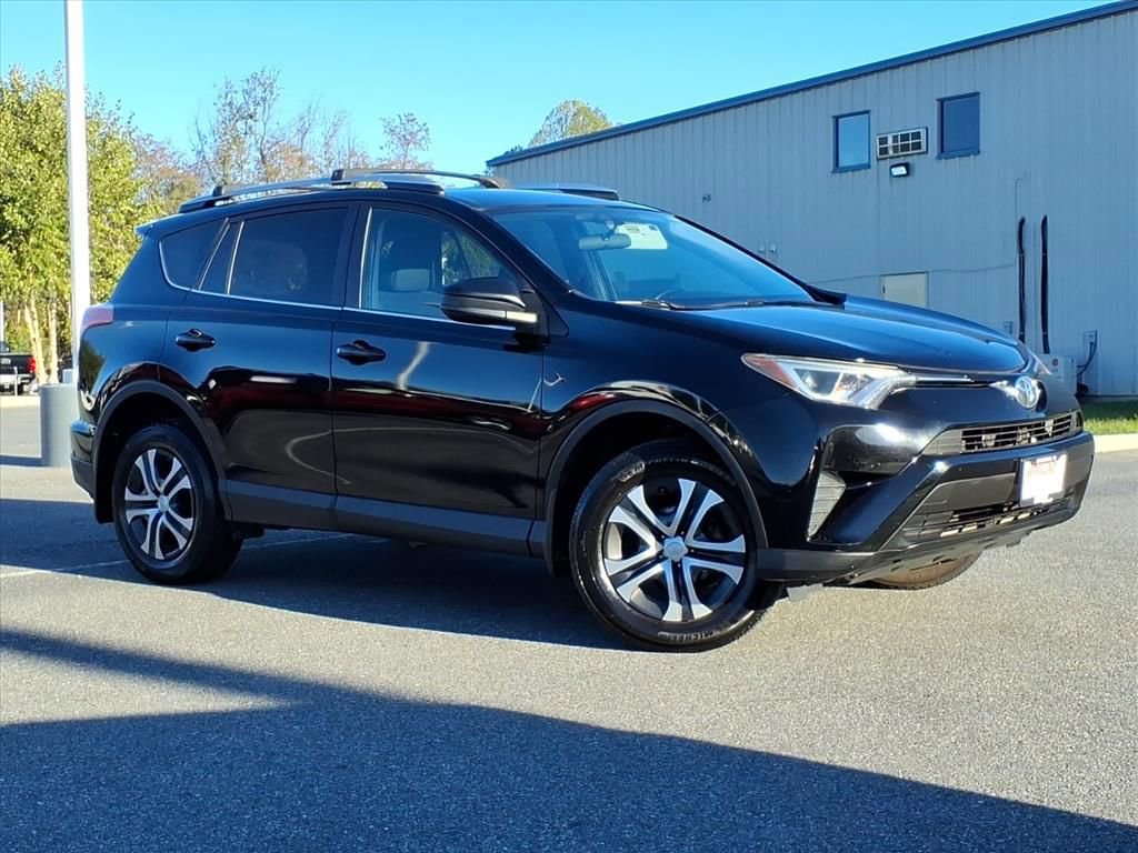 Used 2016 Toyota RAV4 LE image 2