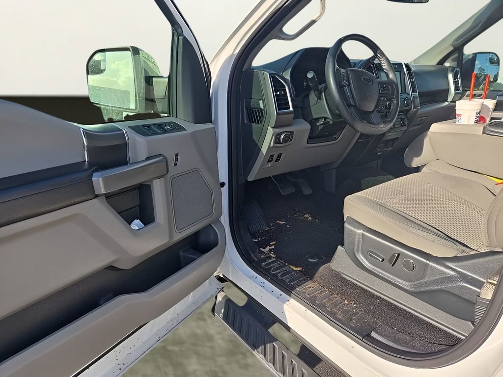 Used 2015 Ford F150 XLT w/ Equipment Group 302A Luxury image 9