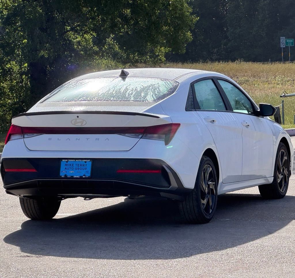 New 2026 Hyundai Elantra Sport image 11