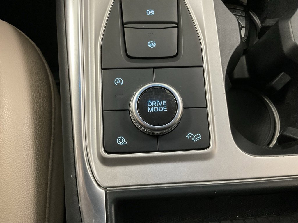 Used 2020 Ford Explorer Limited image 18