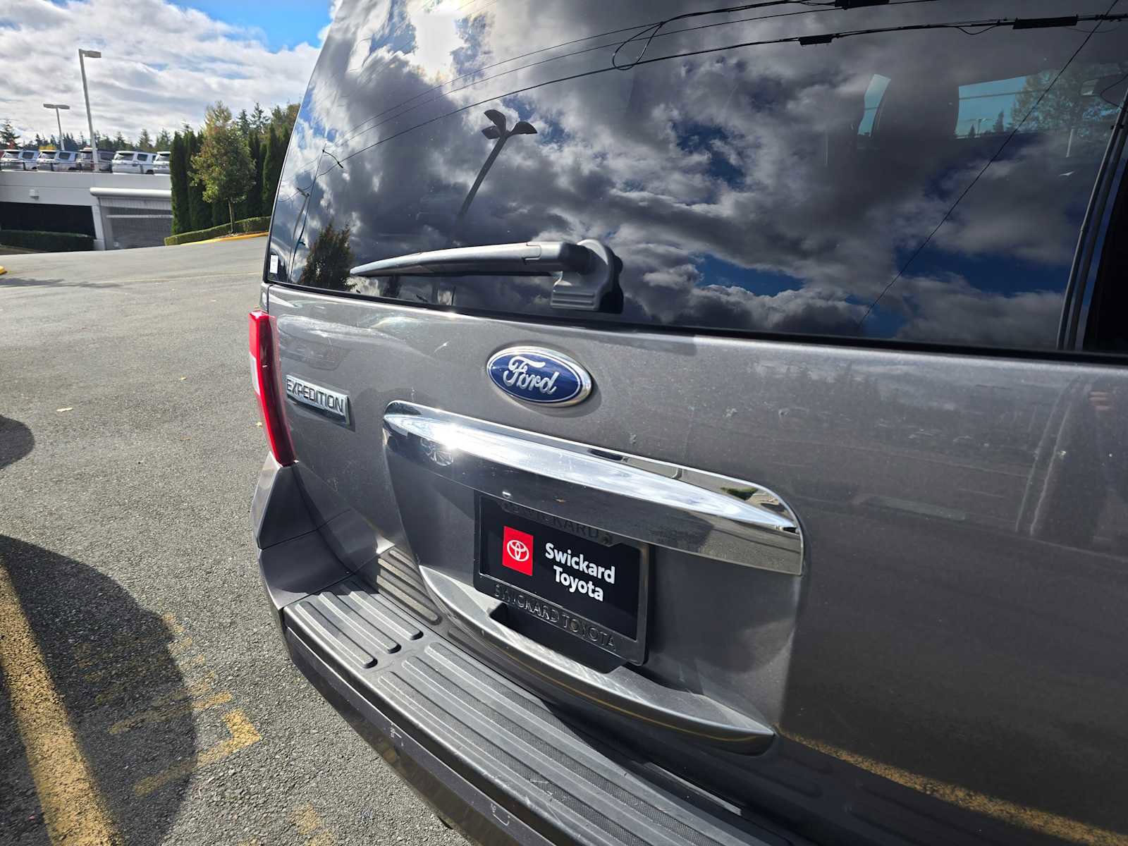 Used 2013 Ford Expedition Limited image 15